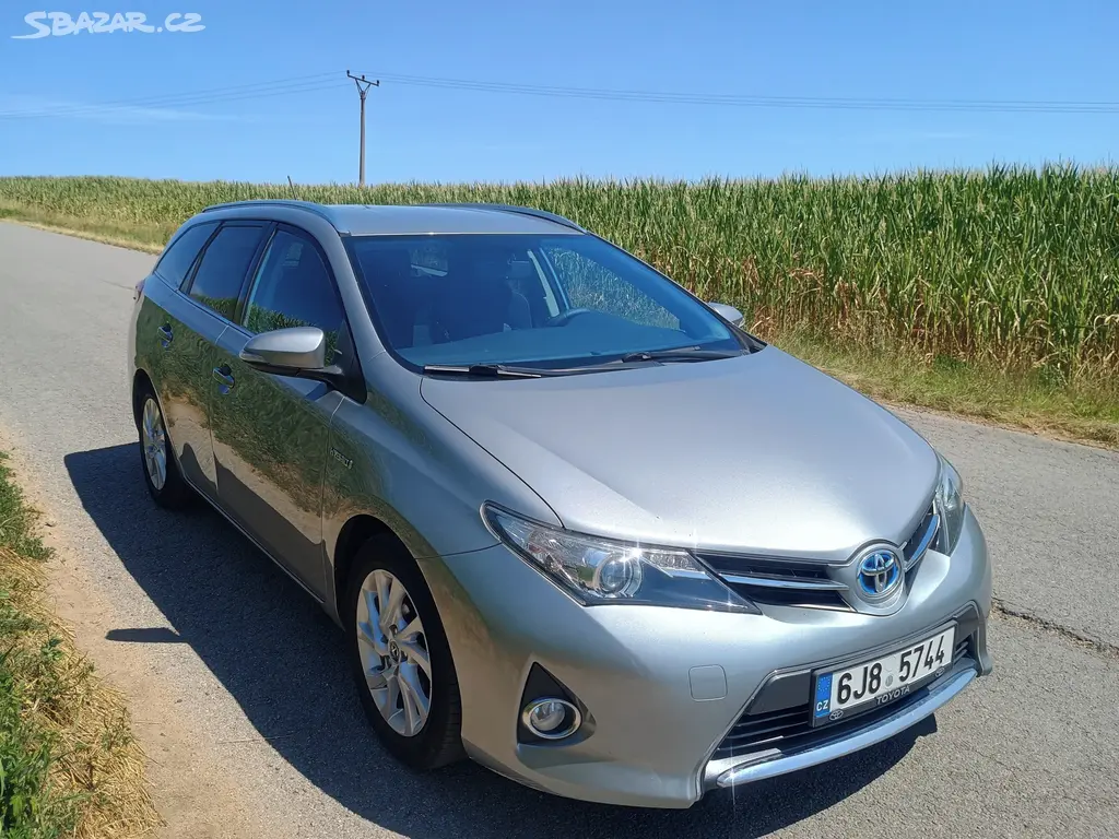 Toyota Auris 1.8 hybrid touring sports